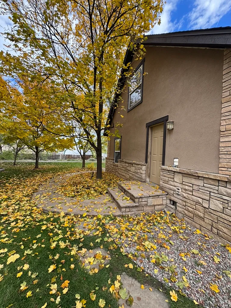 4 bed, 2603 sqft, $5,500 — Photo 2