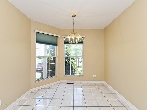 5th image of 1044 Dartmouth Dr