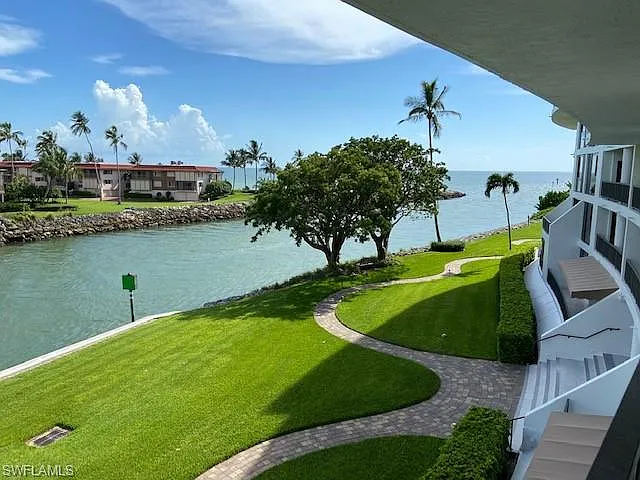 2 bed, 2.5 bath, 1624 sqft, $12,000 — Photo 2