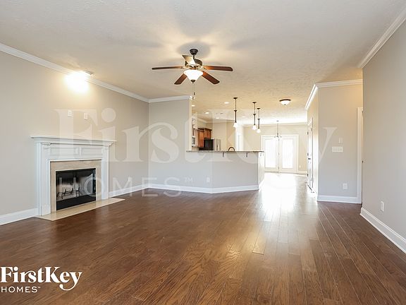 4th image of 1032 Henry Place Blvd