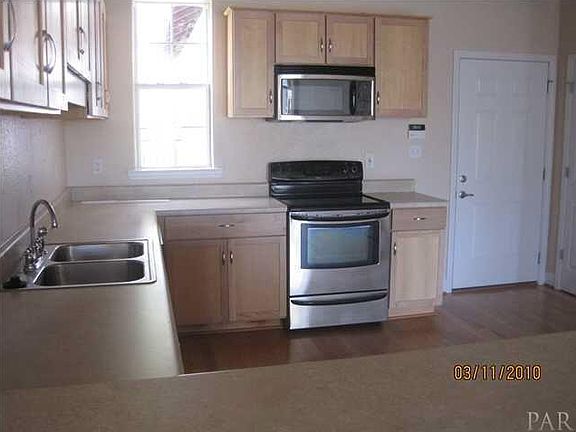 3rd image of 306 E Desoto St #3
