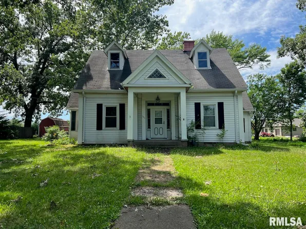 340 S Main St, Farmington, IL 61531