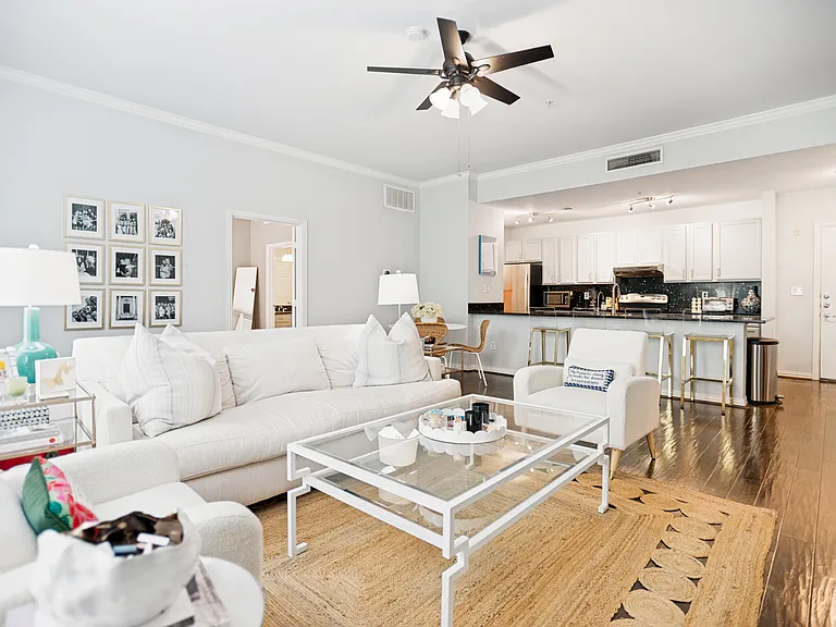 2305 Worthington St #213 — Photo 4
