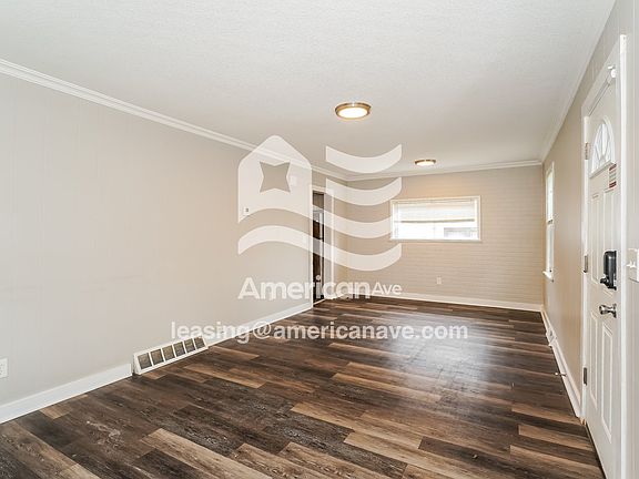 585206_004_living_room_14136268.jpg
