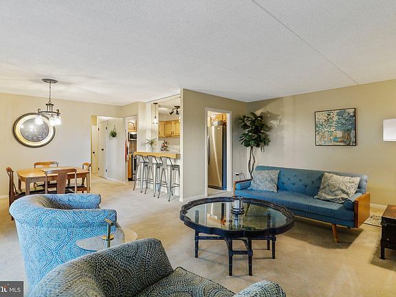5th image of 1745 Edgewood Hill Cir