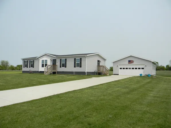 230 Taylors Ct, Scottville, MI 49454