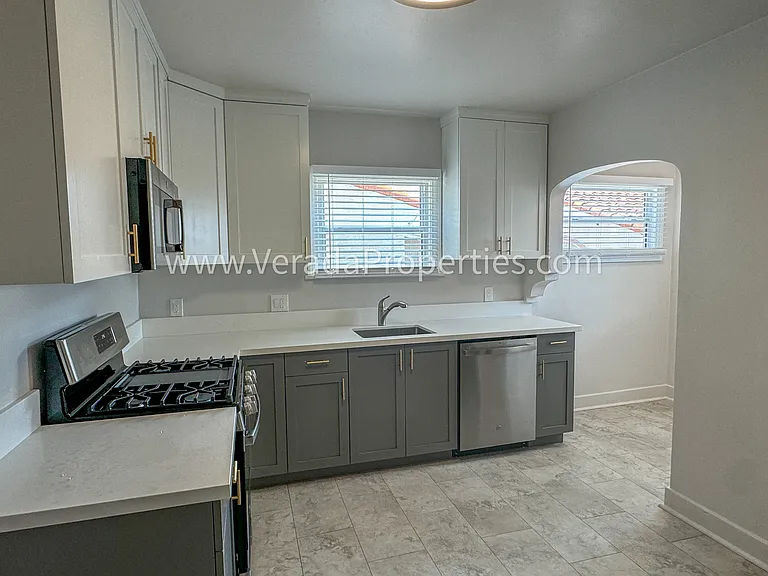 3738 Villa Ter — Photo 2