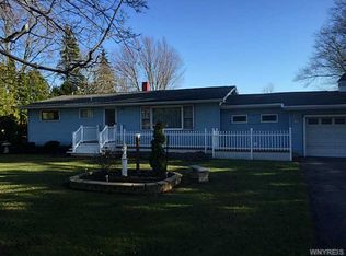 5834 Robinson Rd, Lockport, NY 14094