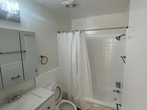 4th image of 1810 N Bronson Ave APT 309