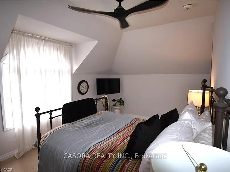 2362 New St #5 — Photo 14
