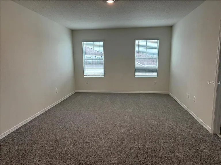 2572 Tulip Dr — Photo 13