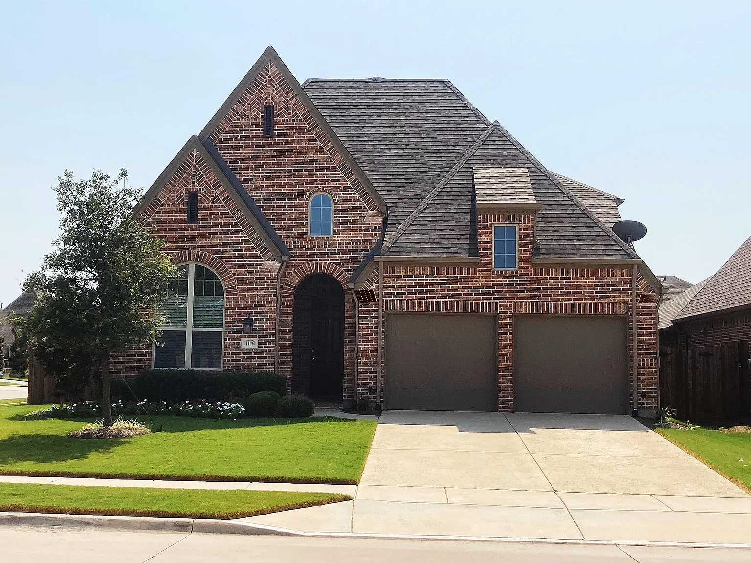 5 bed, 3195 sqft, $3,400 — Photo 1