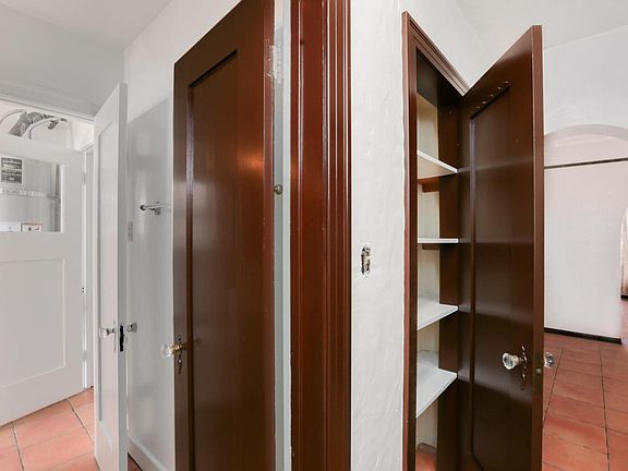 Spacious and extra closet space