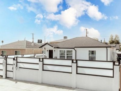 7637 Radford Ave, North Hollywood, CA, 91605