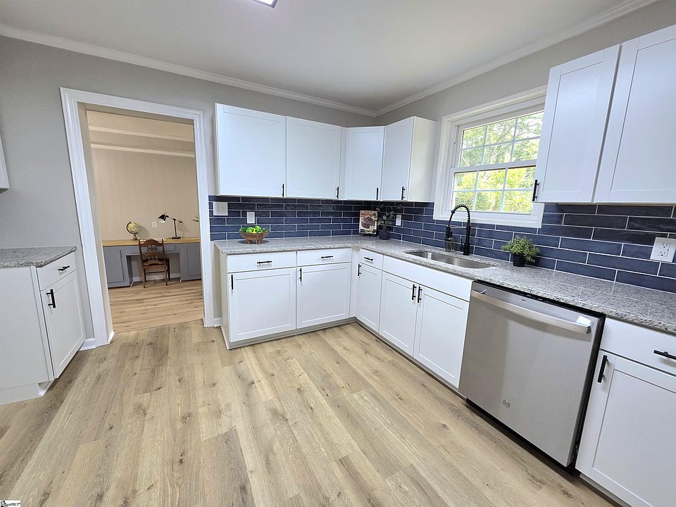 124 Forestdale Dr, Taylors, SC 29687 | Zillow