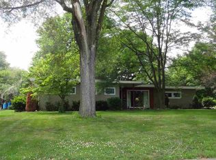 927 N Union St, Lincoln, IL 62656