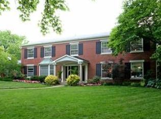 840 S Meramec Ave, Saint Louis, MO 63105