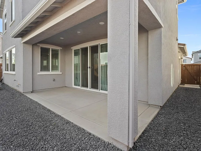 6089 Waddington Way — Photo 35