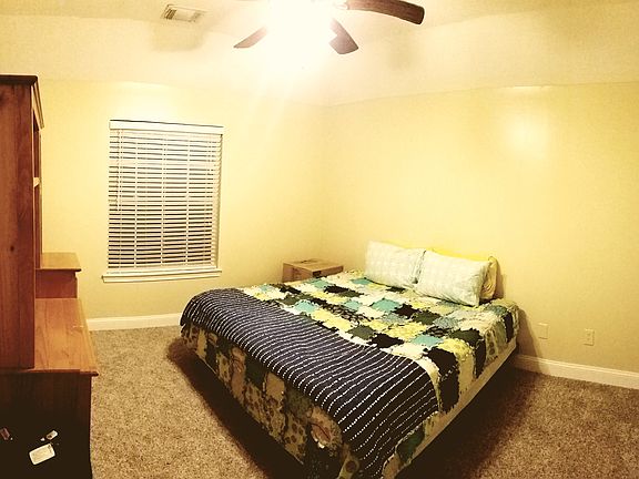 Upstairs BR 3 Neutral Paint