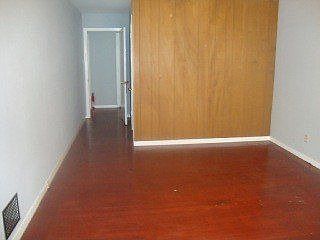 2nd image of 588 Lausanne Ave