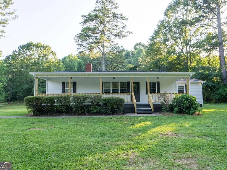 3322 Dewey Hogan Rd — Photo 1