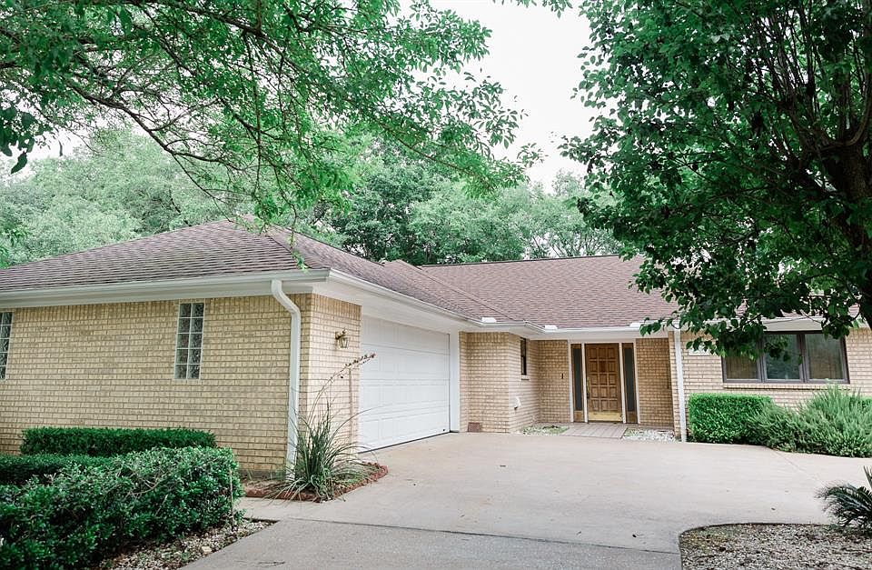 1st image of 1428 Green Briar Dr