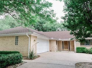 1428 Green Briar Dr, Huntsville, TX 77340