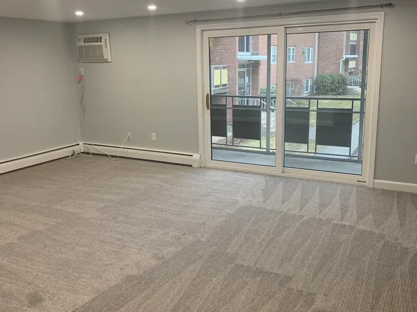 217 Rock St APT H5, Norwood, MA 02062
