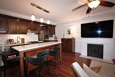 Rented by R New York