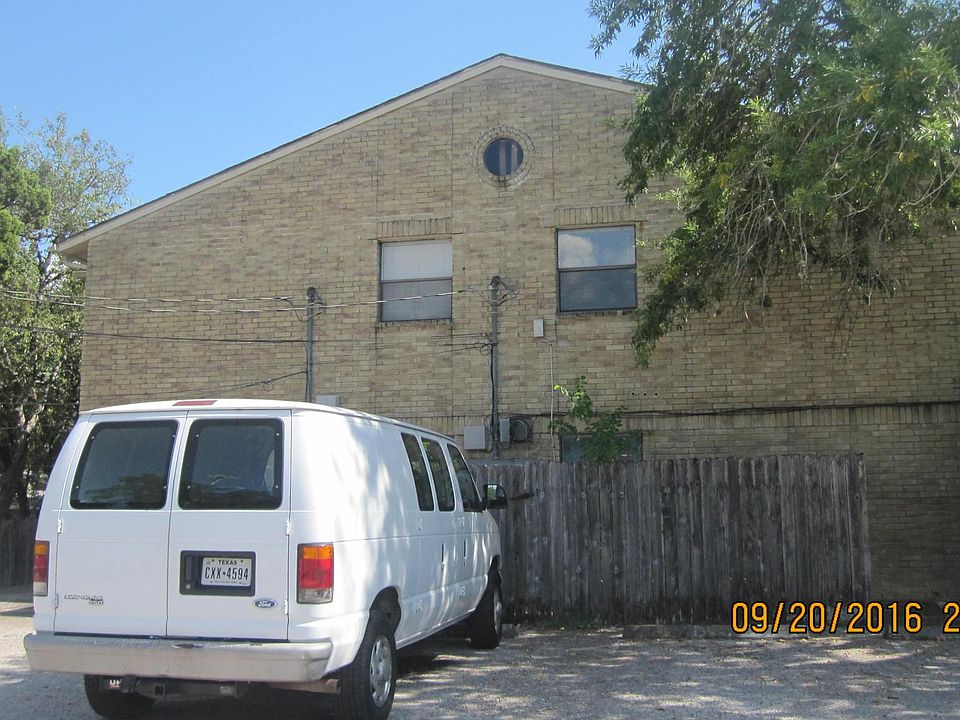 1445 N Walnut Ave, New Braunfels, TX 78130 Zillow