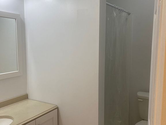4th image of 21 N 42nd St #1R-2