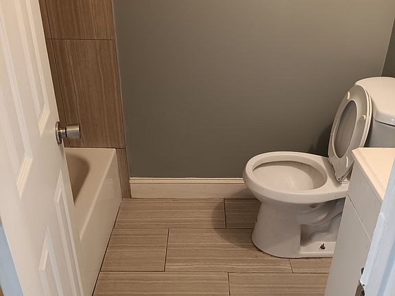 5th image of 4641 Hillside Rd SE #1