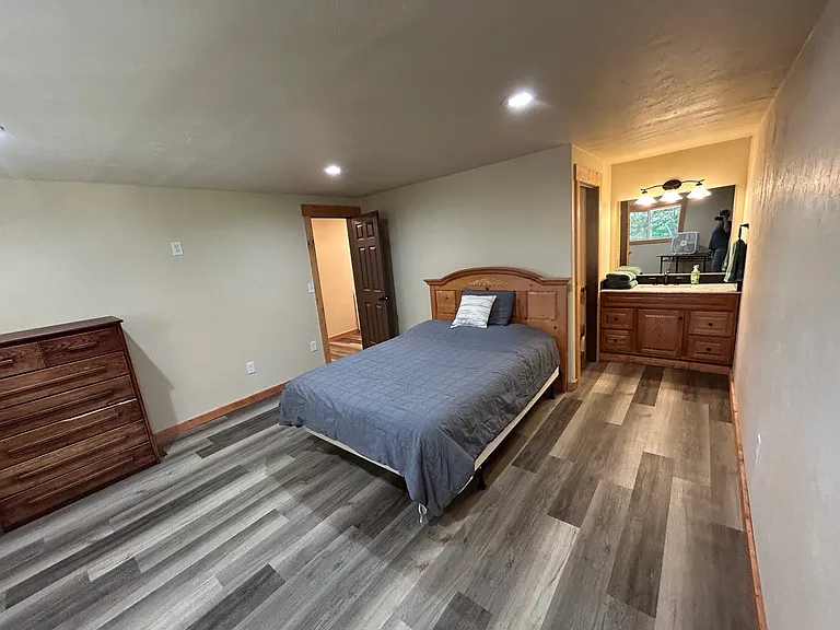 Large Bedroom 3 with Vanity
