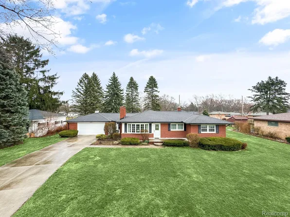 1210 Bielby St, Waterford, MI 48328
