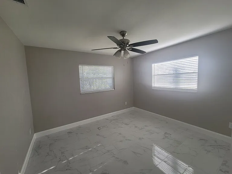 5227 SW 2nd Pl — Photo 7
