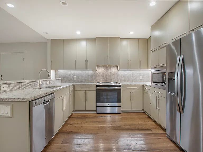 6463 Waverly Way — Photo 12