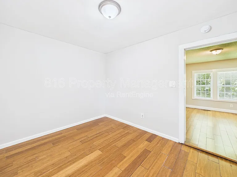 1875 S Coy St — Photo 22