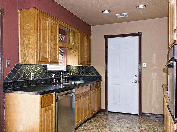5th image of 3820 NW Cherry Ave