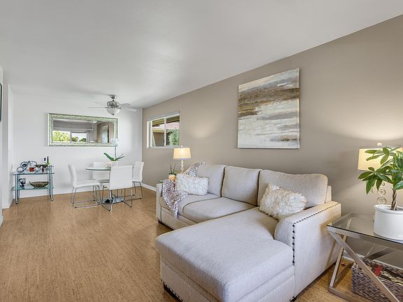4th image of 510 N Villa Ct Unit 216