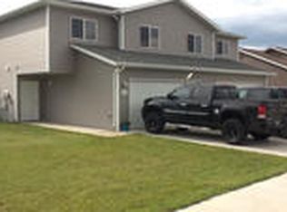 1918 28th St SW, Minot, ND 58701