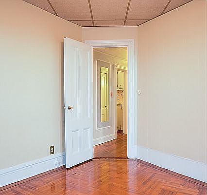5th image of 434 Park Pl APT 4B
