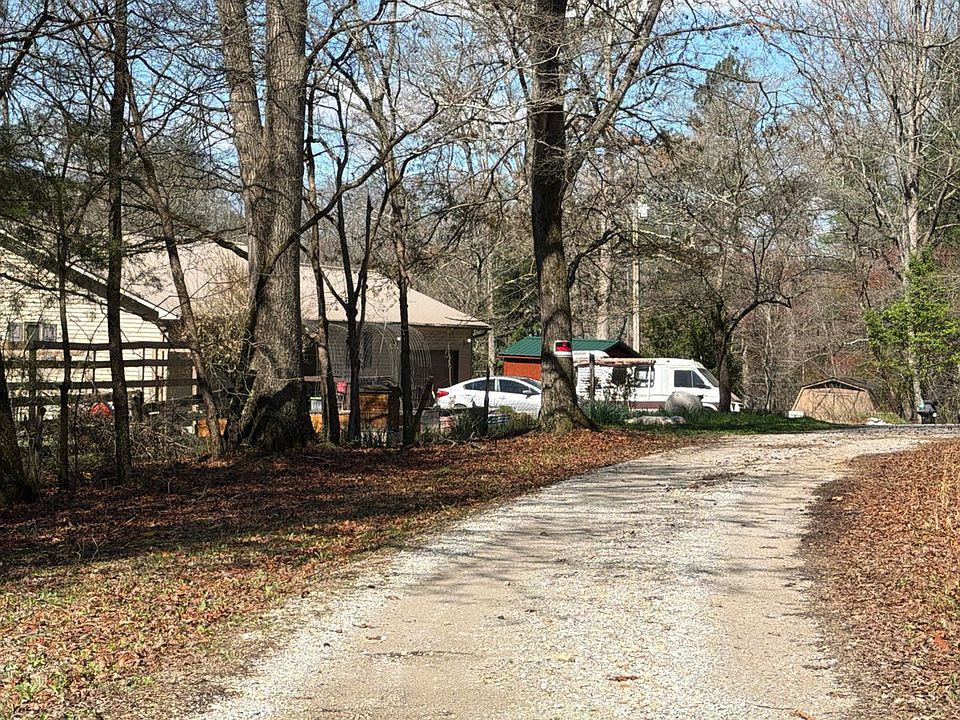 2nd image of 135 Waterloo Dr