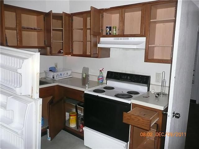 2nd image of 407 Allens Aly