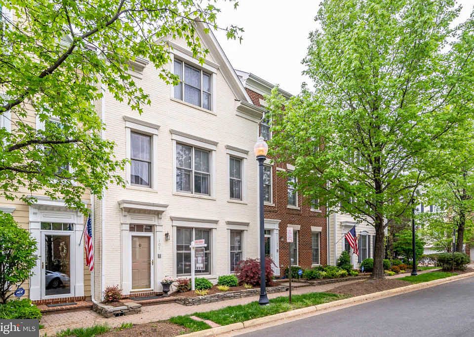 1st image of 107 Smallwood Way