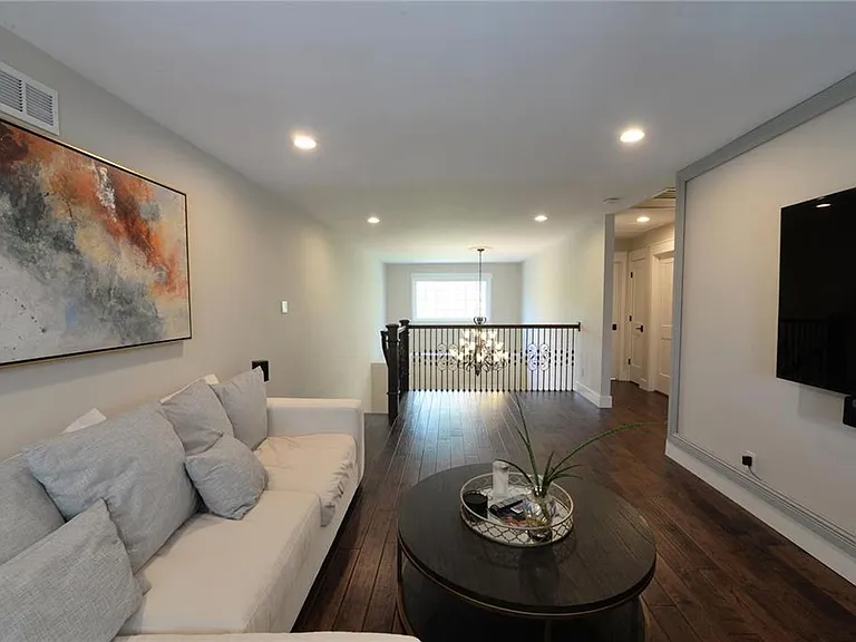 1306 S Geyer Rd — Photo 12