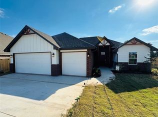 2804 Summit Hollow Circle, Norman, OK 73071