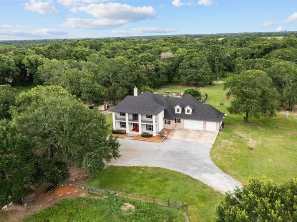 2790 Derby Ln, Madisonville, TX 77864