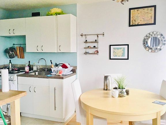 2nd image of 6171 N Sheridan Rd APT 2708