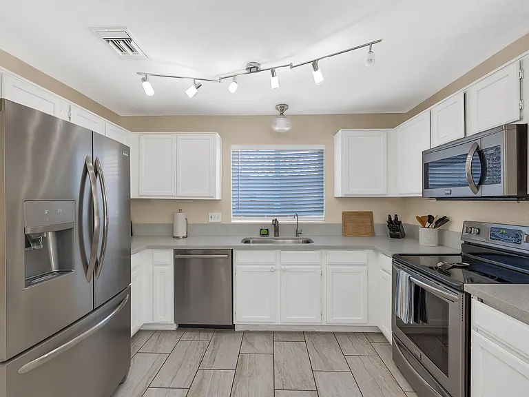 4285 W Plantation St — Photo 16