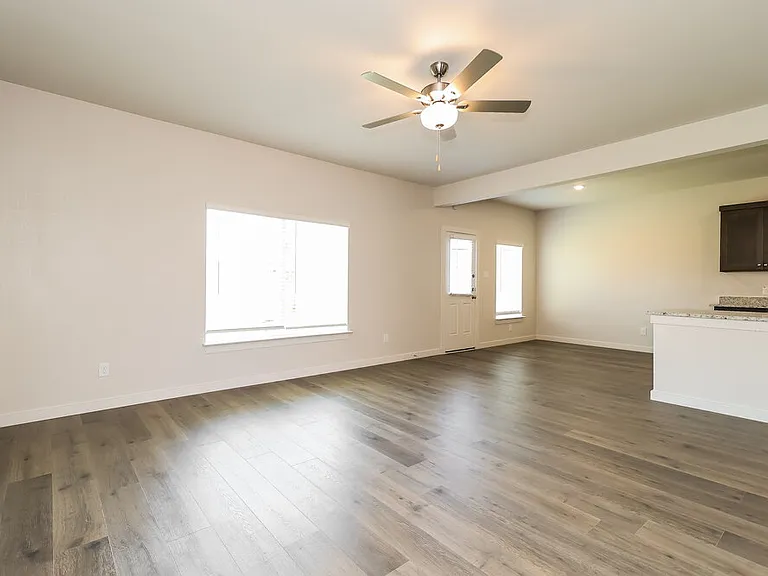 1513 Woodwinds Dr — Photo 6